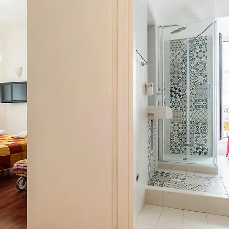 Dab Guest House 4*